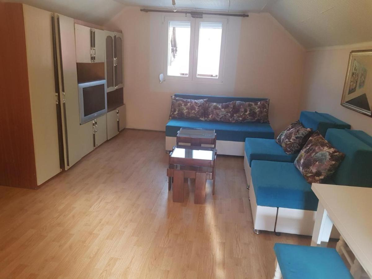 Apartmani U Guci Гуча Екстер'єр фото